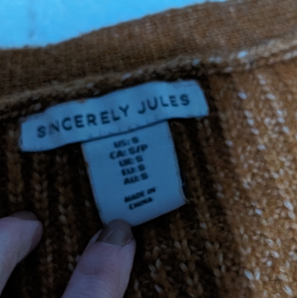 SINCERELY JULES Soft & Comfy cropped Cardian Sweater // Orangey brown - Picture 4 of 5